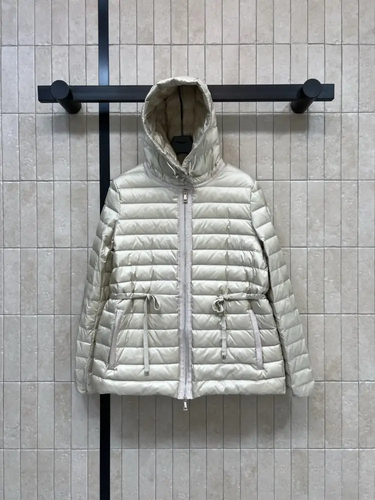Moncler — Приталенная feather jacket from hood