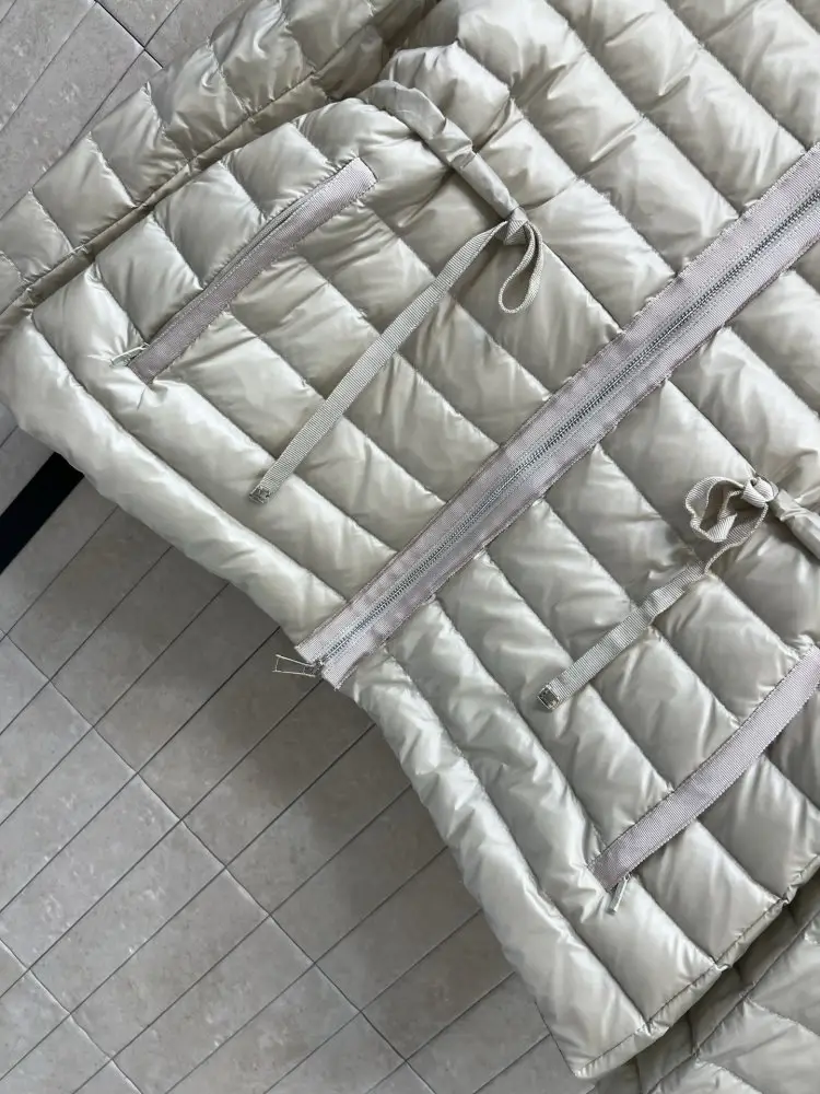 Moncler Приталенная пухова куртка з капюшоном — Фото 3