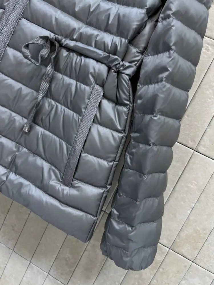 Moncler Приталенная пухова куртка з капюшоном — Фото 4