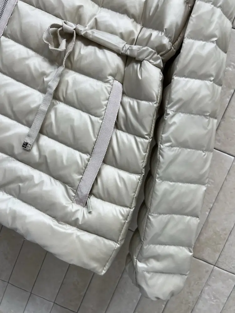 Moncler Приталенная пухова куртка з капюшоном — Фото 5