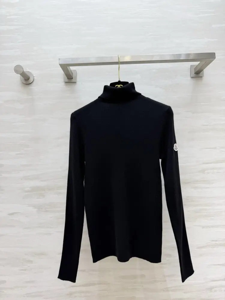 Moncler — Светр жіночий