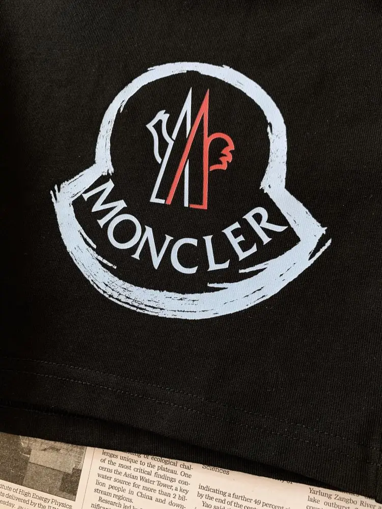 Moncler Шорты мужские — Фото 5