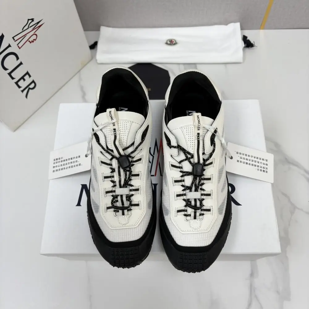 Moncler Sneakers — Photo 2