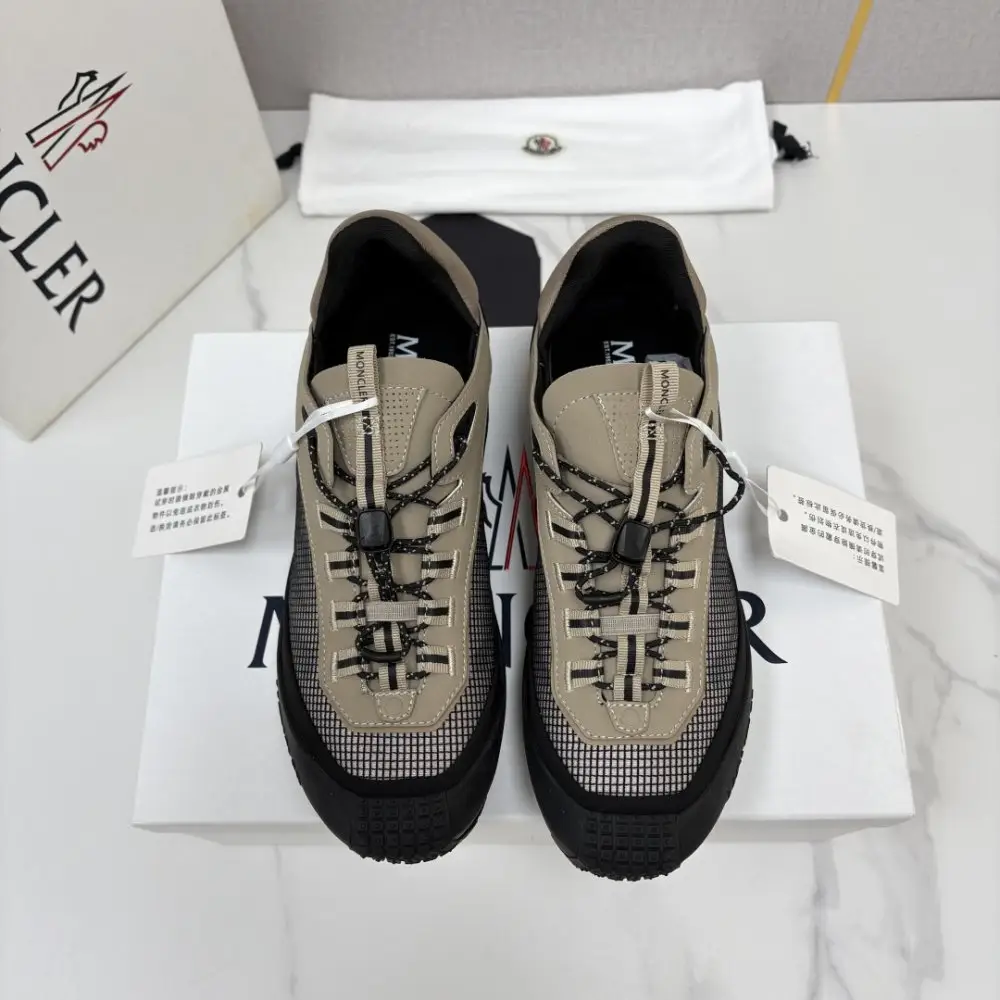 Moncler Sneakers — Photo 2