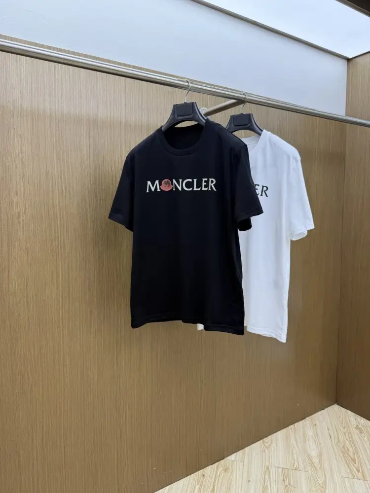 Moncler — Футболка чоловіча