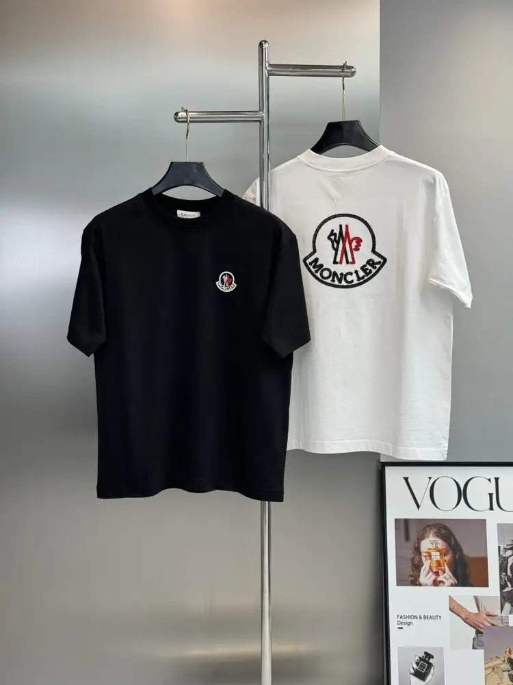 Moncler — Футболка мужская