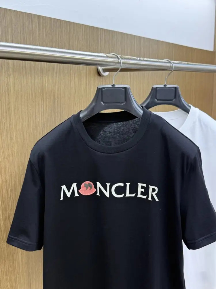 Moncler T-shirt men's — Photo 2