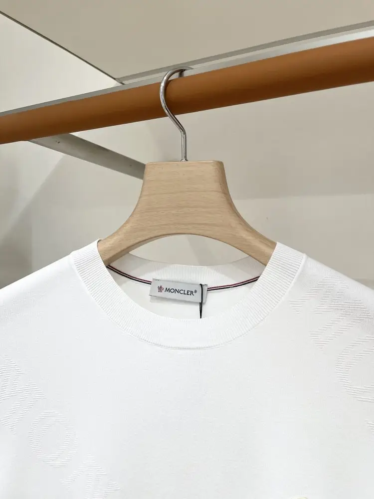 Moncler T-shirt men's — Photo 2