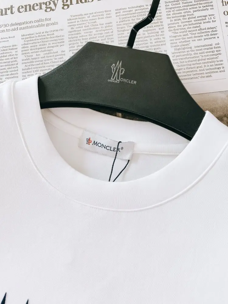 Moncler T-shirt men's — Photo 3