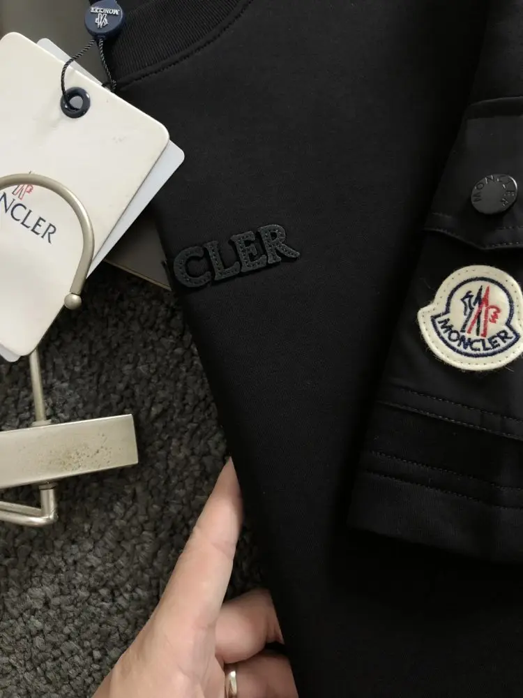 Moncler T-shirt men's — Photo 4
