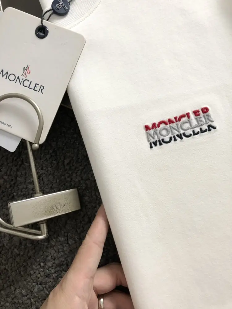 Moncler T-shirt men's — Photo 4