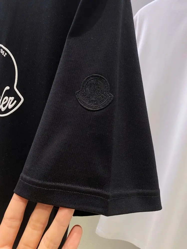 Moncler T-shirt men's — Photo 5