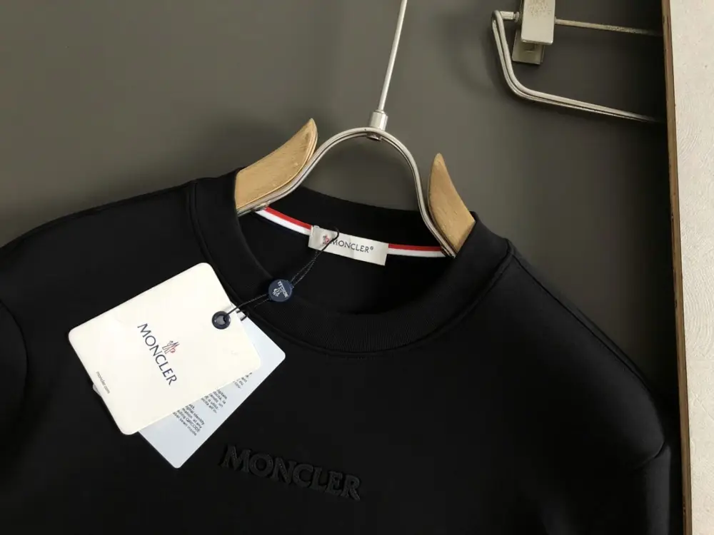 Moncler T-shirt men's — Photo 5
