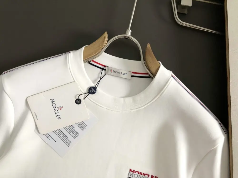 Moncler T-shirt men's — Photo 5