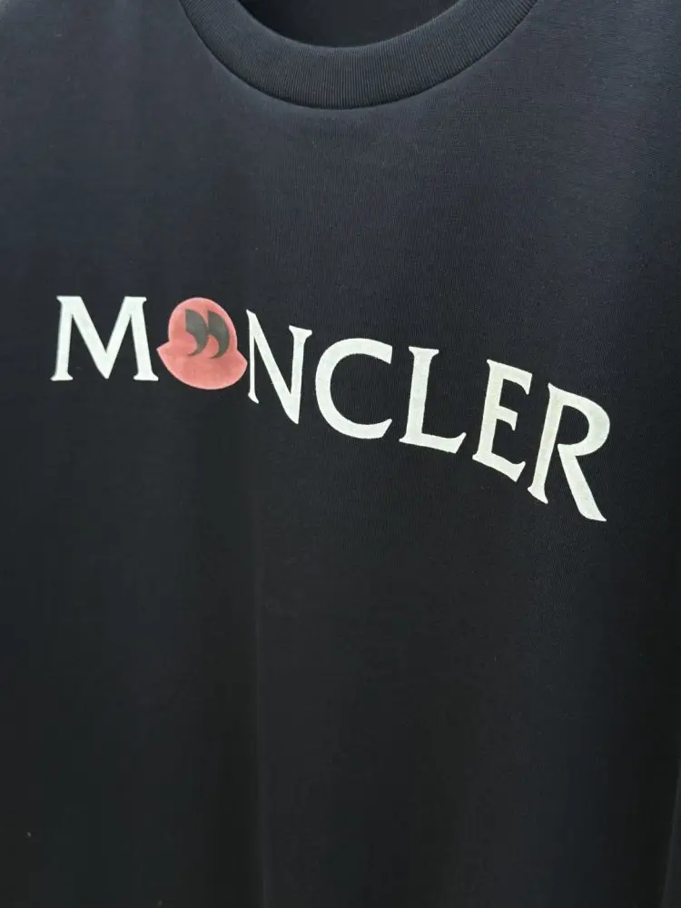Moncler T-shirt men's — Photo 5