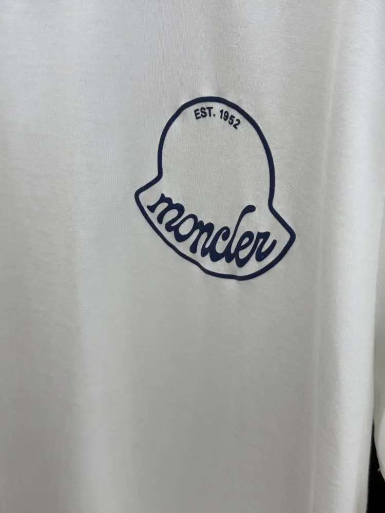 Moncler T-shirt men's — Photo 5