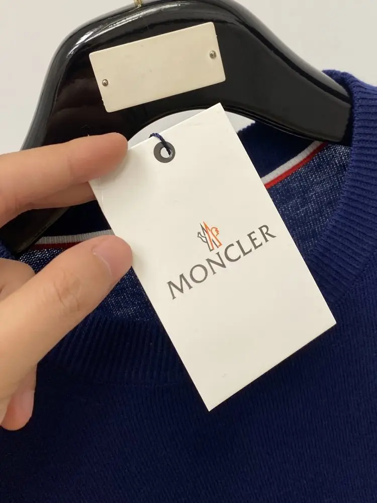 Moncler T-shirt men's — Photo 5