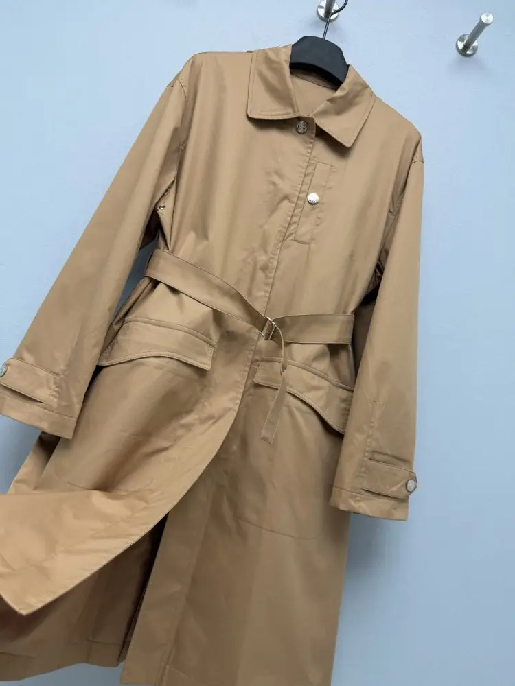 Moncler Trench secondary length from belt — Photo 5