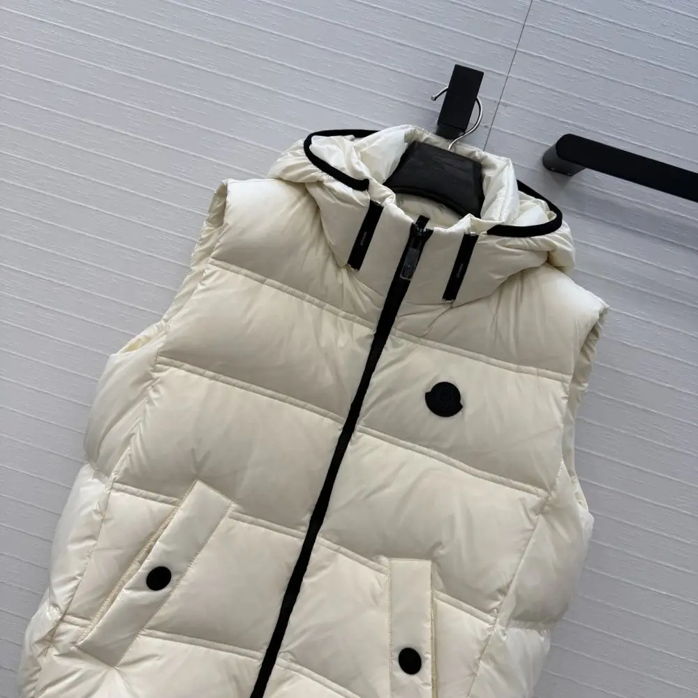 Moncler Жилетка на пуху жіноча — Фото 2