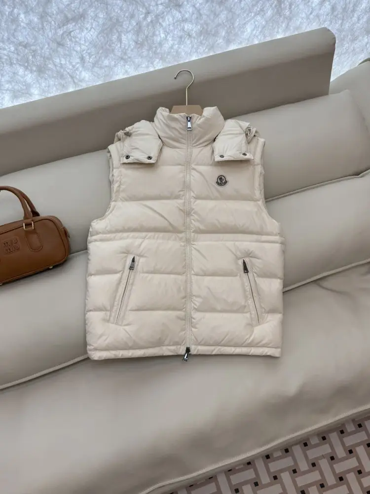 Moncler Жилетка на пуху жіноча — Фото 3