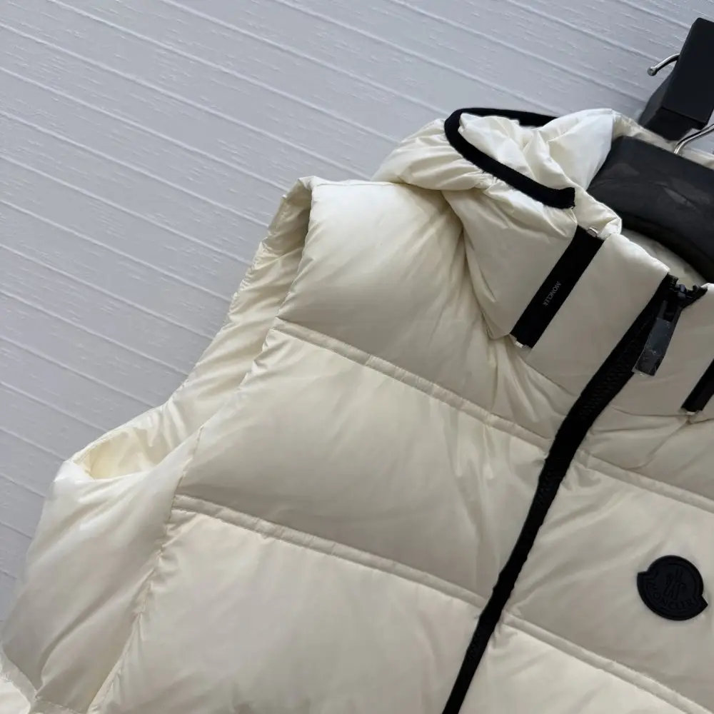 Moncler Жилетка на пуху жіноча — Фото 3