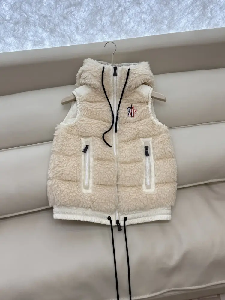 Moncler Жилетка на пуху жіноча — Фото 3