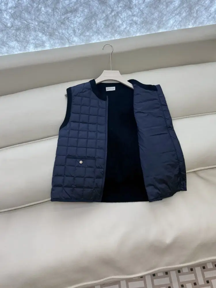 Moncler Жилетка на пуху жіноча — Фото 4
