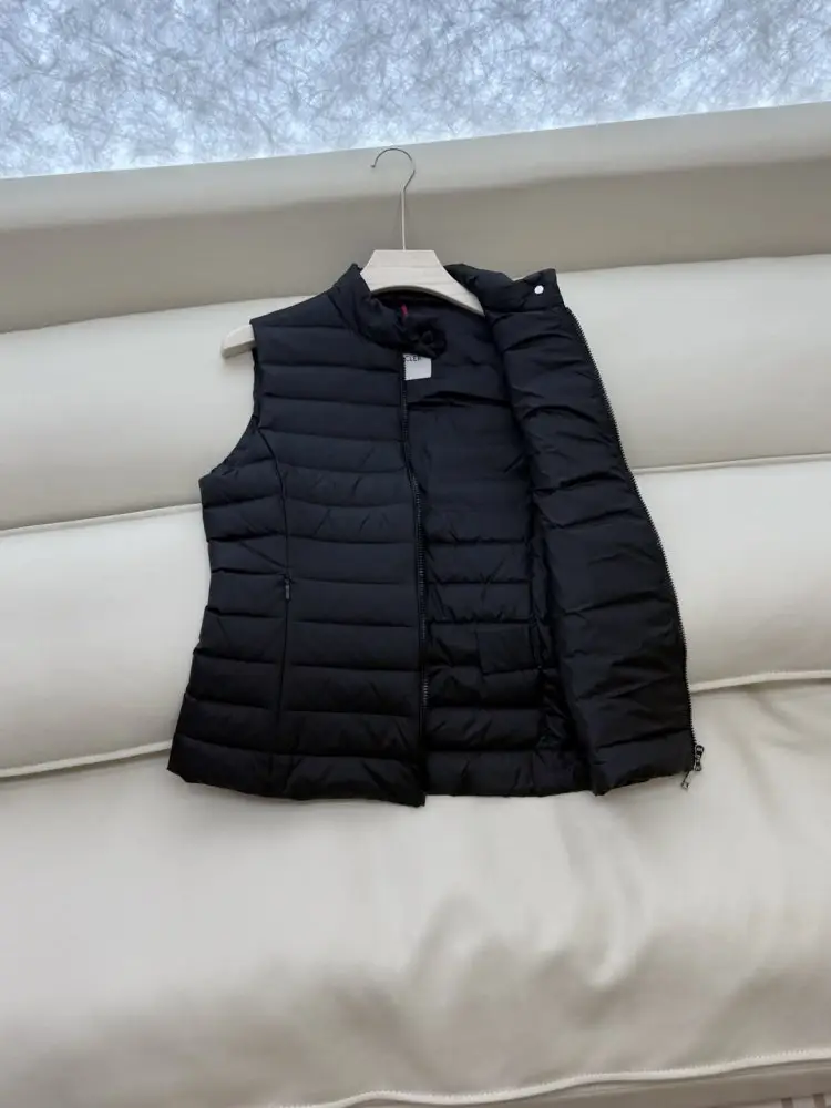 Moncler Жилетка на пуху жіноча — Фото 4