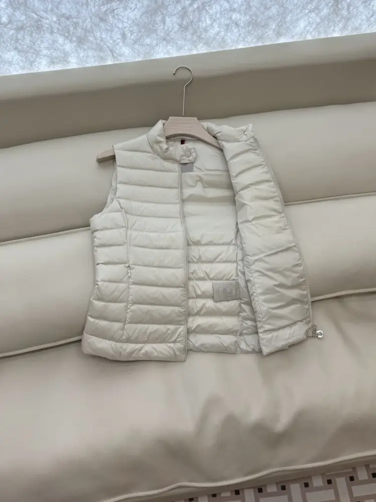 Moncler Жилетка на пуху женская — Фото 4