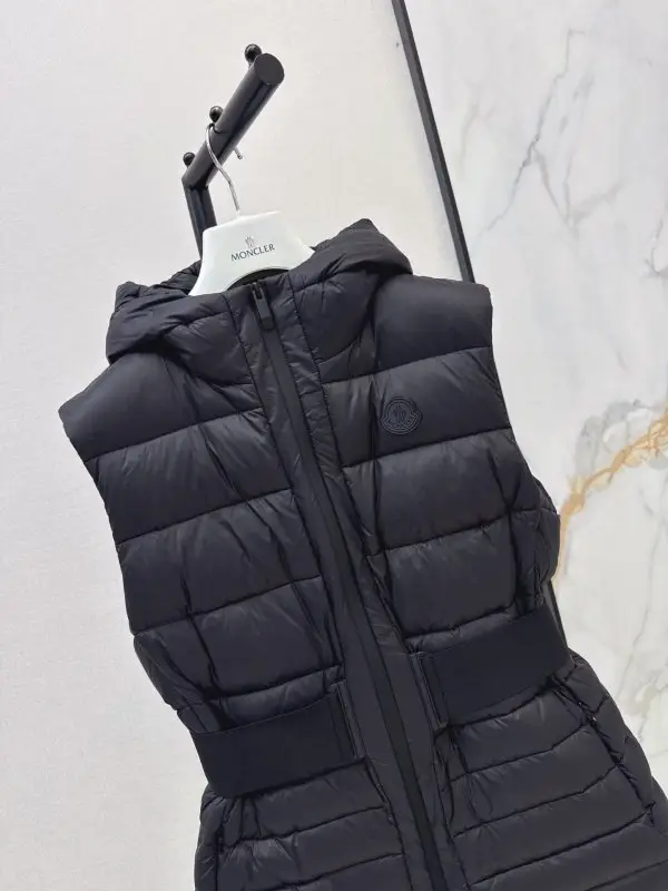 Moncler Vest on feathers women's — Photo 4