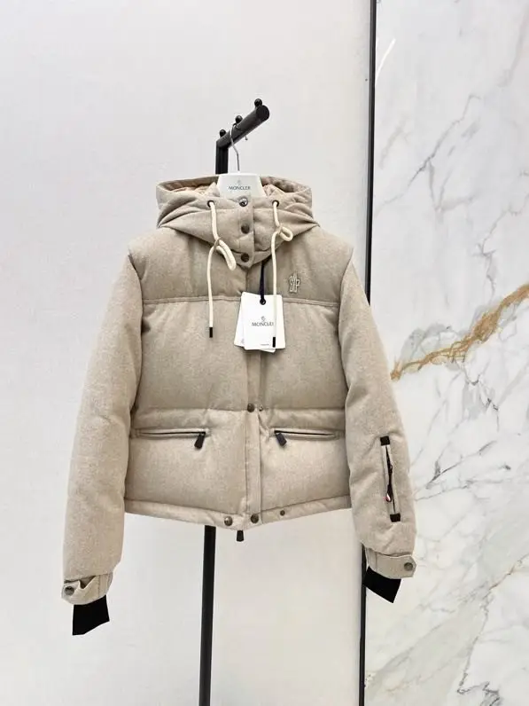 Moncler Жилетка на пуху жіноча — Фото 5