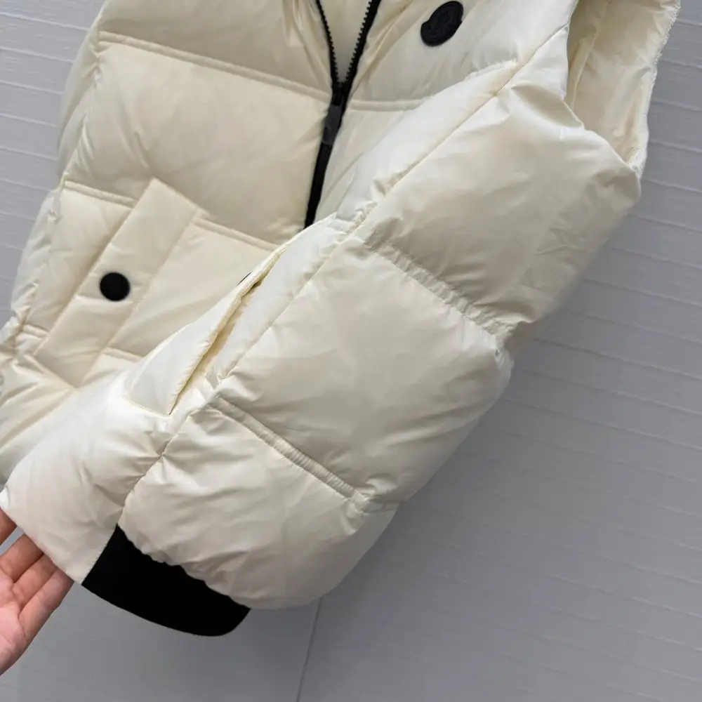 Moncler Жилетка на пуху жіноча — Фото 5