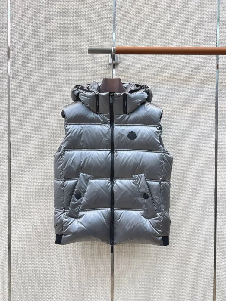 Moncler — Жилетка жіноча