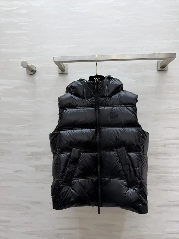 Moncler — Жилетка жіноча