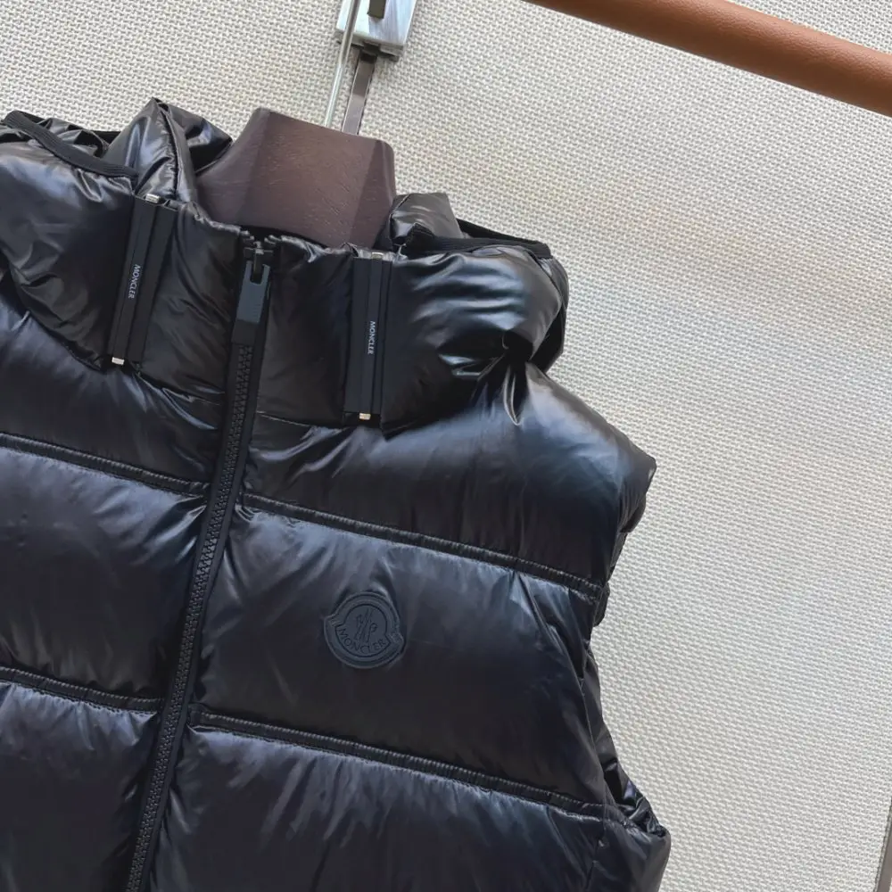 Moncler Жилетка женская — Фото 3