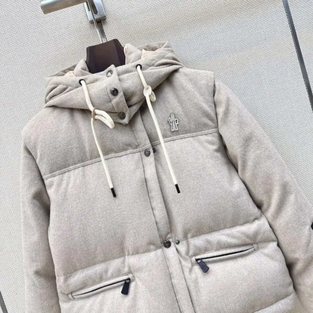 Moncler Жилетка женская — Фото 3