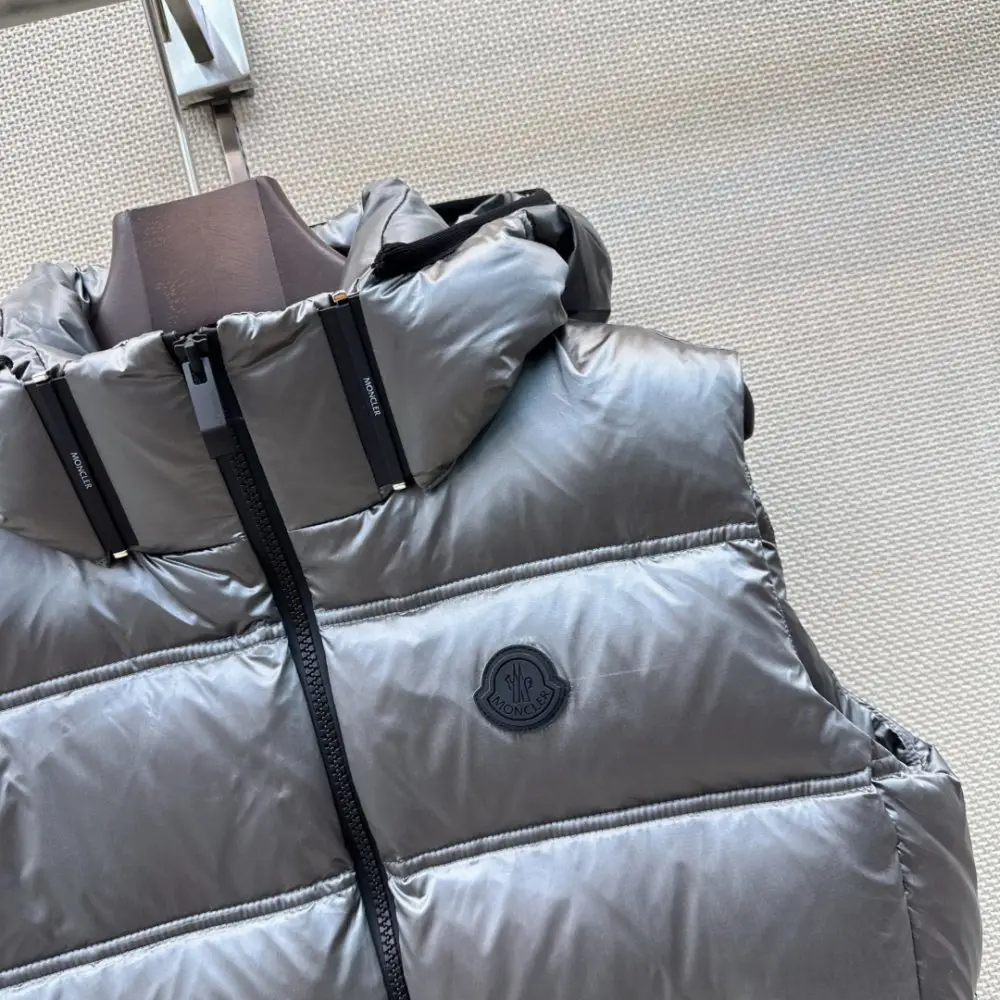 Moncler Жилетка женская — Фото 4