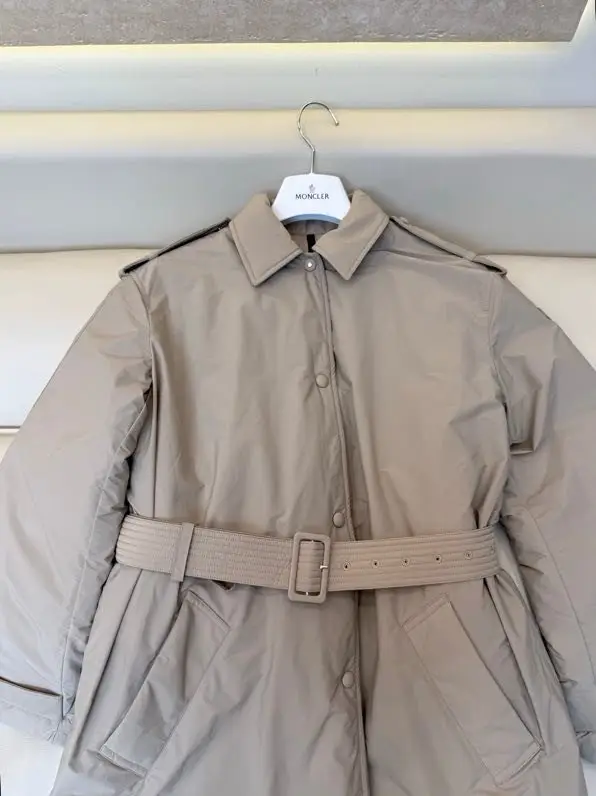 Moncler Жіноча довга пухова куртка — Фото 3