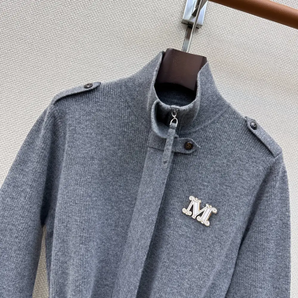 Moncler Woolen cardigan-rack from brooch — Photo 3