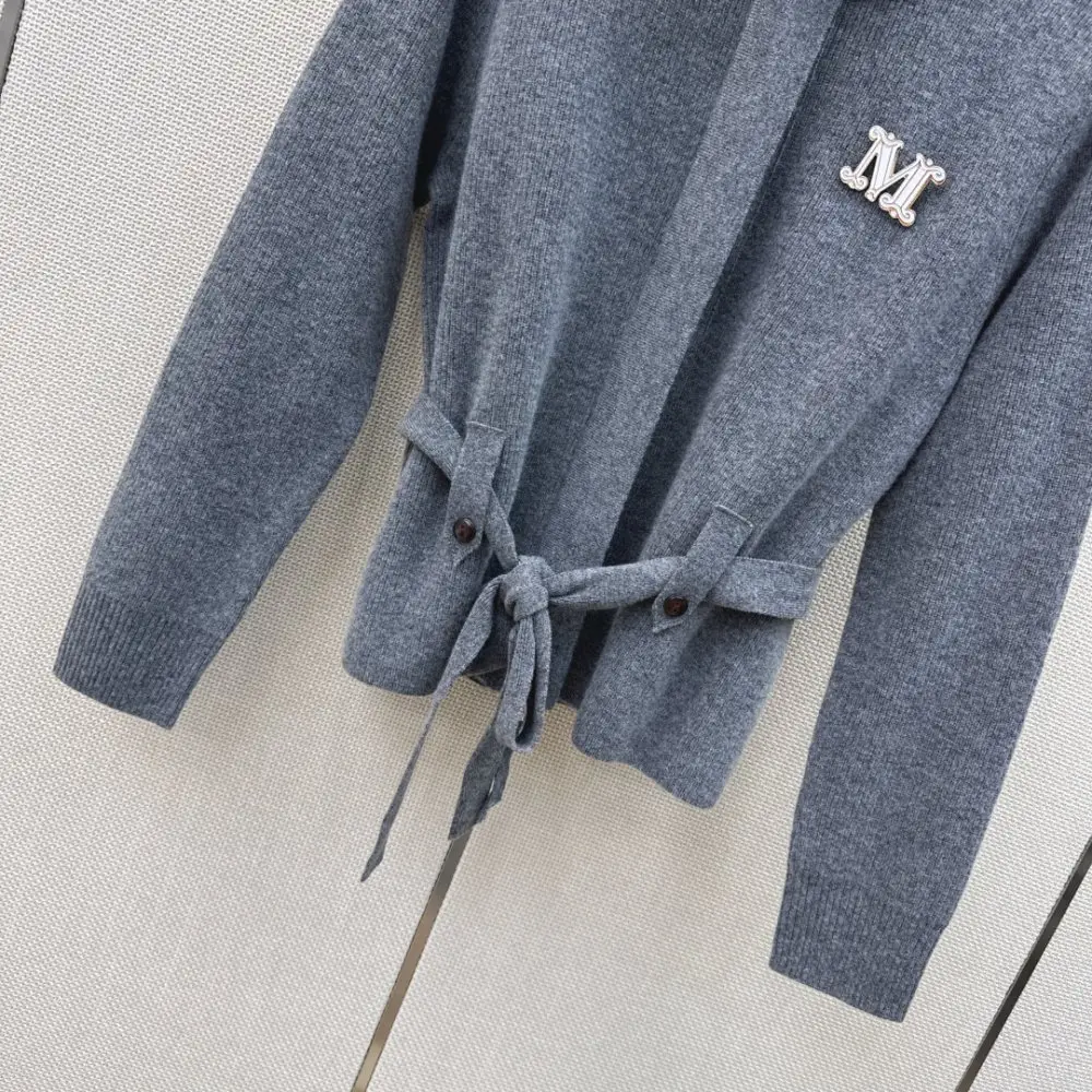 Moncler Woolen cardigan-rack from brooch — Photo 5