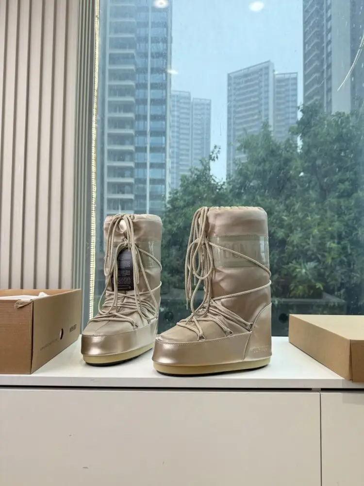 Moon Boot Boots women's winter — Photo 3