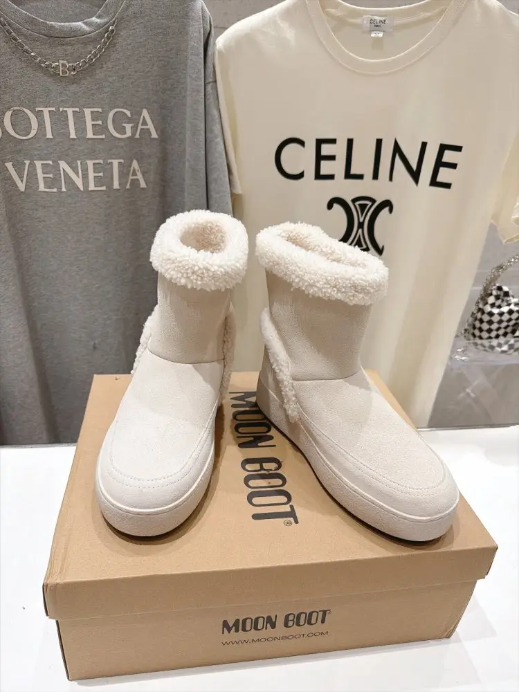 Moon Boot Boots women's — Photo 2