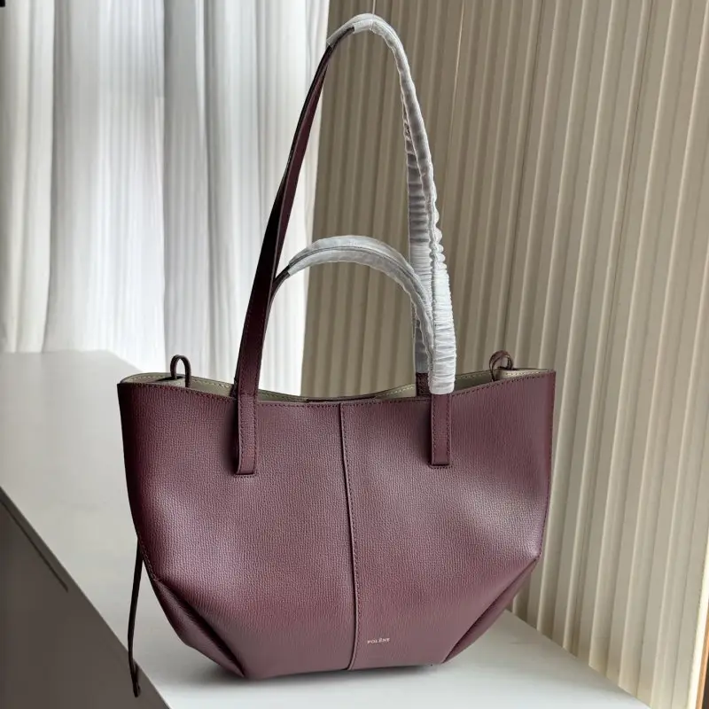 PoIene — A bag-тоут 20 cm of soft grained skin