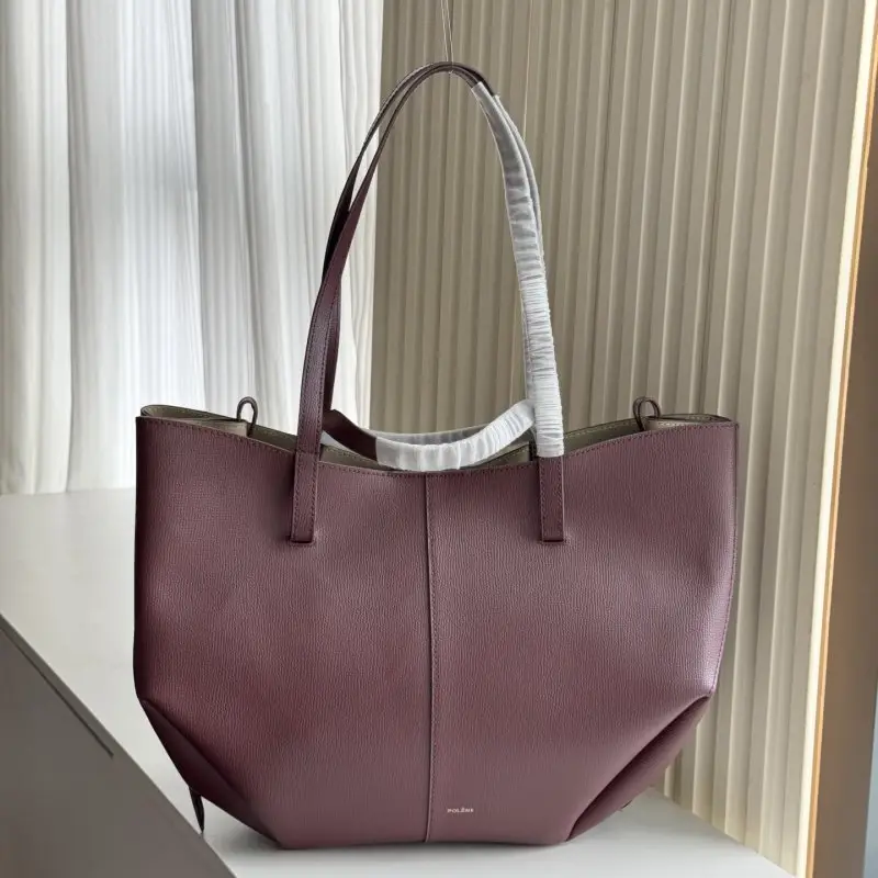 PoIene — A bag-тоут 38 cm of soft grained skin