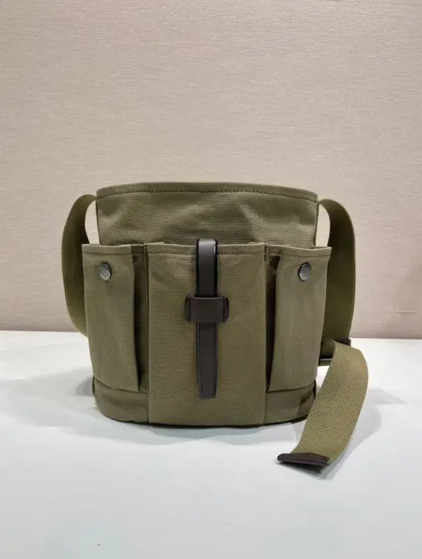Prada A bag across shoulder 23 cm — Photo 4
