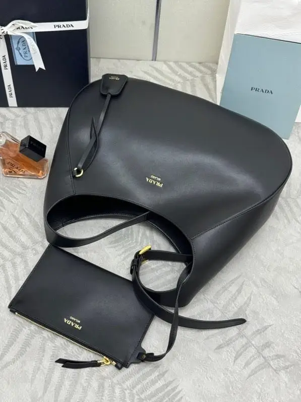 Prada Сумка Cleo Tote 40 см 1BC300 — Фото 3