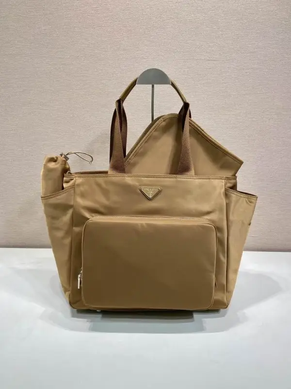 Prada — Сумка для подгузников Re-Nylon 35 см 1BG102