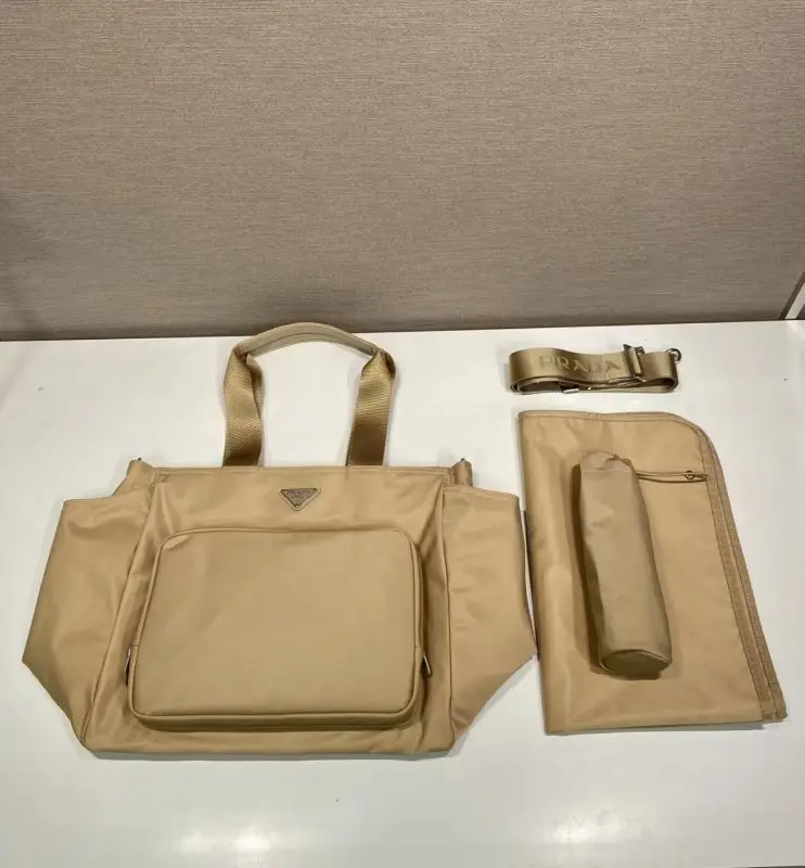 Prada A bag for подгузников Re-Nylon 35 cm 1BG102 — Photo 3