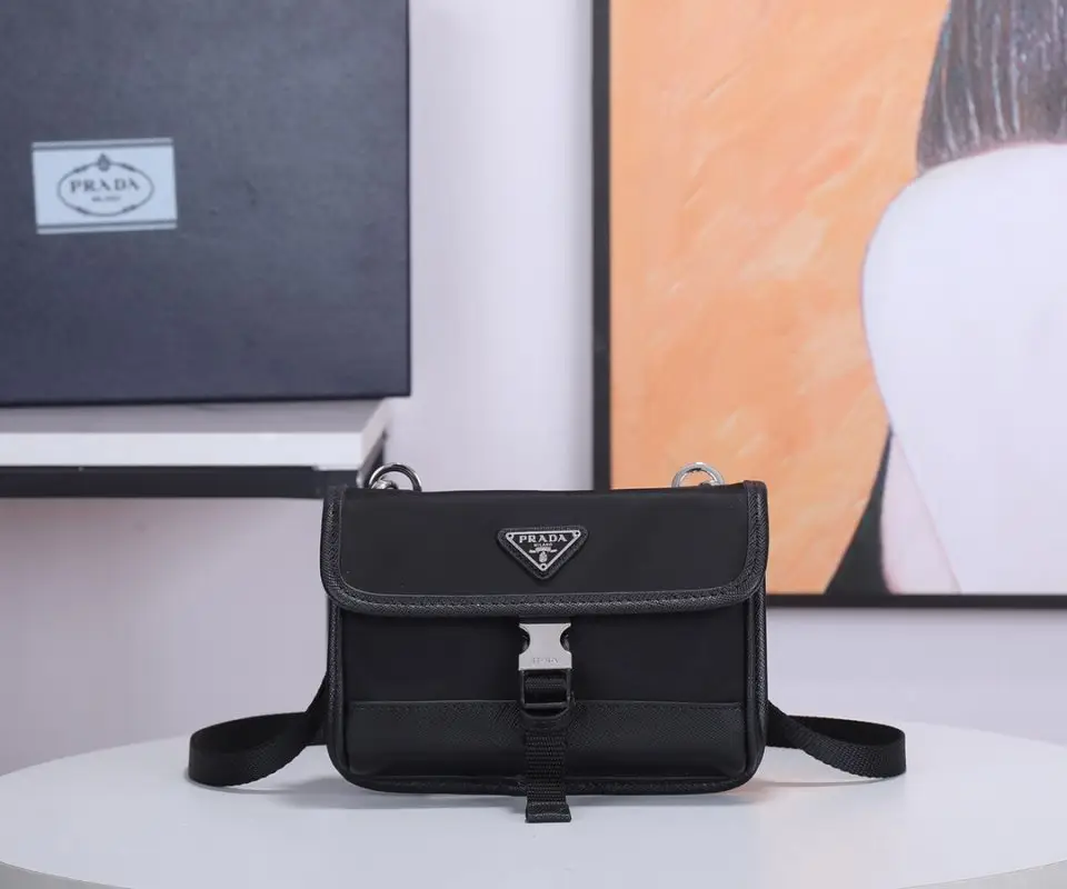 Prada — A bag messenger 18 cm 2ZH108