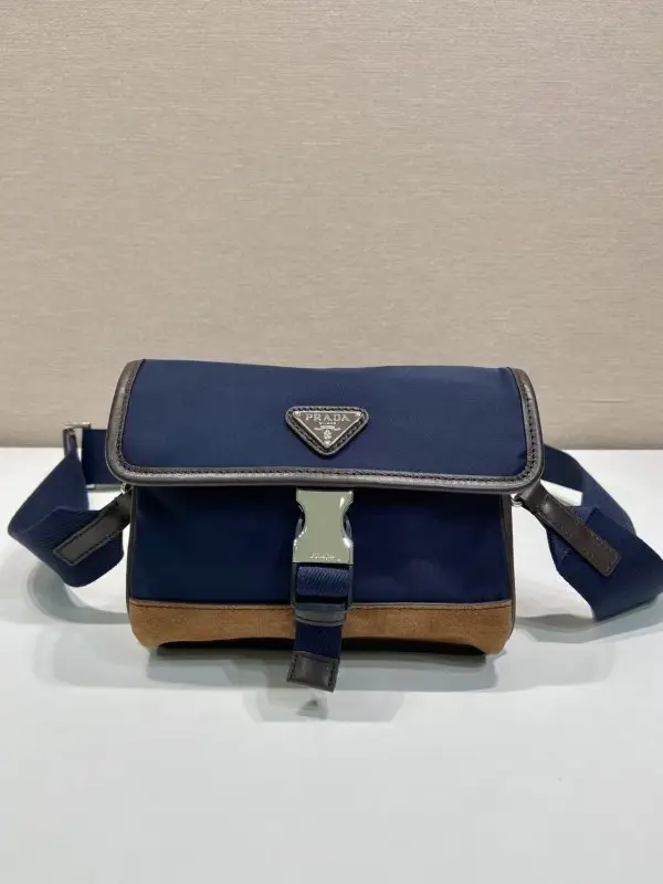 Prada — Сумка месенджер 18 см 2ZH108